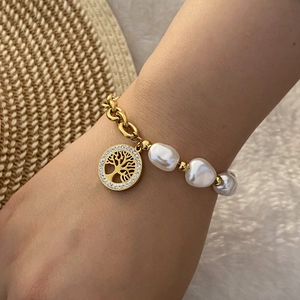 Baroque pearl bracelet with Tree of Life pendant and golden stainless steel chain