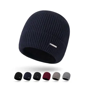 Men Winter Beanie Hat Ribbed Knit Cuffed Soft Core Spun Yarn Warm Windproof Ski Skull Cap With Metal Logo Decor