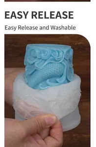 Vista dettagliata dello stampo in silicone flessibile che mostra il rilascio del delfino