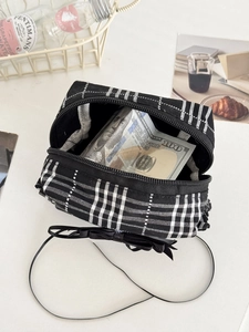 Porte-monnaie à carreaux noir et blanc avec nœud et lanière pour rangement maquillage