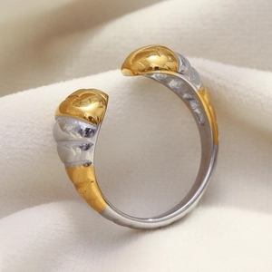 Bague tête de serpent ajustable plaquée or 18 carats avec motif ondulé bicolore or et argent