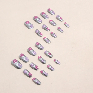 Unghie a mandorla glitter argento con motivi floreali rosa e viola, set da 24 pezzi