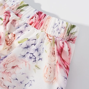 Ensemble d'été à fleurs avec haut dos nu et jupe à taille élastique aux motifs floraux