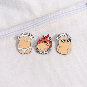 Lot de 3 épinglettes en émail Hot Potato avec lunettes de soleil sur sac en toile