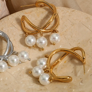 Orecchini eleganti in acciaio inossidabile 316 con cerchi incrociati e perle bianche da donna