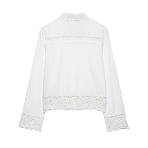 Chemise blanche en crochet pour femmes avec bordure en dentelle et découpe au dos