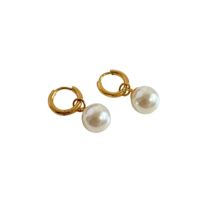 French retro 18K gold plated titanium earrings with white pearl pendants