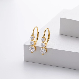 Boucles d'oreilles en argent S925 doré avec trois zircons verticaux de style français