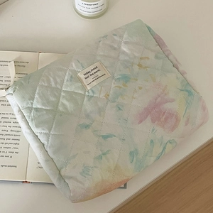 Quilted watercolor cosmetic bag with macaron tie-dye pattern and large capacity