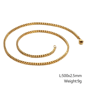 Detailansicht der goldenen Edelstahl-Boxkette mit Maßen von 500x2,5mm und einem Gewicht von 9g