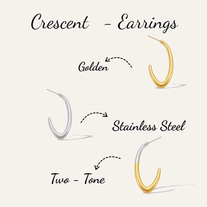Présentation verticale de boucles d'oreilles en C en or, argent et acier bicolore