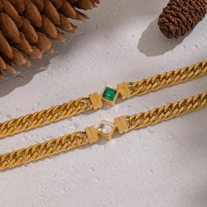 Bracelet rétro chaîne épaisse plaqué or 18K avec incrustation émeraude et zircon