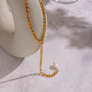 18K gold Figaro chain necklace with a natural freshwater baroque pearl pendant