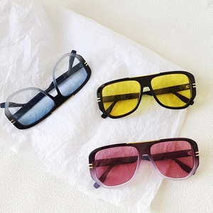 Vintage oversized sunglasses with double bridge frames in black and gradient purple colors