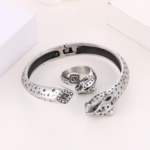 Parure de bijoux tête de léopard en acier titane avec bracelet et bague ouverte pour femme