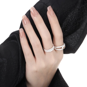 S925 sterling silver rings with irregular leaf vein texture and gemstone in silver finish