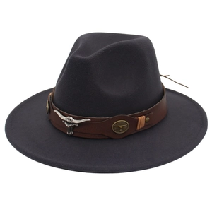 Chapeau fedora en feutre gris foncé à large bord avec décor de bande en cuir de taureau
