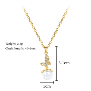 Detailed view of butterfly pearl necklace showing weight 3.6g and chain length 45cm
