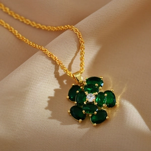 Stainless Steel Flower Pendant Necklace For Women Elegant Green White Rhinestone Clavicle Chain Micro-pave Jewelry