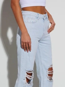Jeans donna azzurri a vita alta con gamba larga e strappi alle ginocchia, taglio morbido