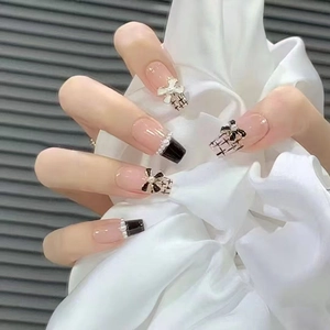 Faux Ongles Longue Forme Cercueil French Rose Nude Avec Noeud Papillon Noir Künstliche Perles Décor 3D Design À Carreaux Ballerine