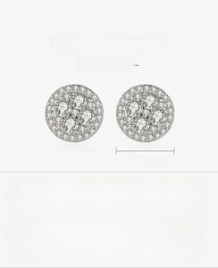 Detail view of 9.1mm round hip-hop stud earring made of high-grade copper and zircon