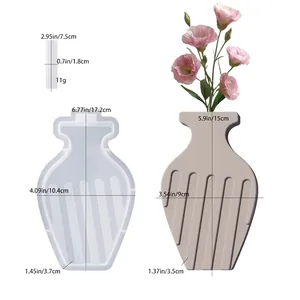 Détail du moule en silicone pour vase à rayures montrant dimensions et textures