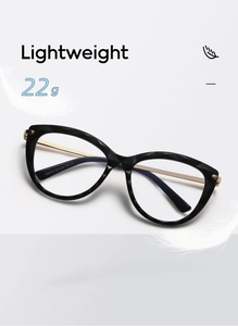 Dettaglio montatura cat eye leggera 22g con trama a diamante e aste in metallo dorato