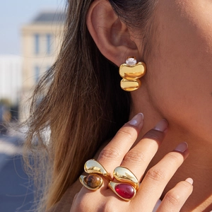 Classic gold egg-shaped earrings with zircon and minimalist geometric rings set for women