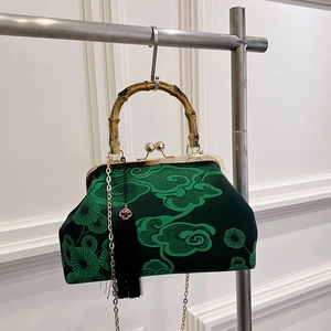 Neuer Chinesischer Stil Satin Stickerei Glückswolke Blumenmuster Handtasche Bambusgriff Schloss Quaste Kette Schulter Crossbody Tasche