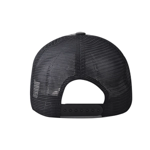 Vue détaillée de la casquette trucker noire avec filet respirant et fermeture snapback