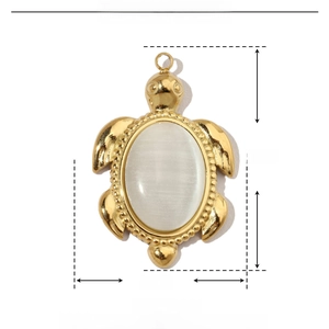 Dimensions détaillées du pendentif tortue en acier inoxydable doré et pierre naturelle