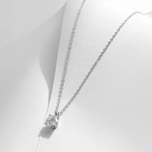 Elegante collana in argento s925 con ciondolo in moissanite da 1 carato taglio tondo