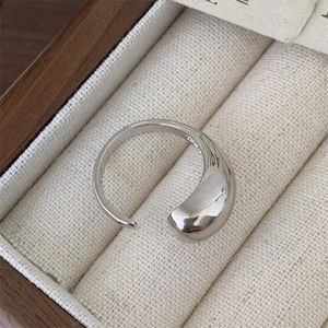 Polished S925 sterling silver open ring featuring a minimalist teardrop shape design