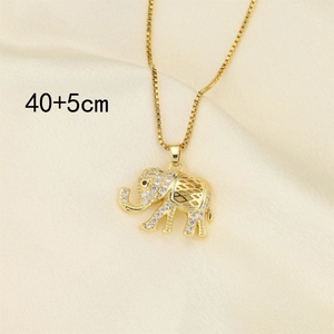 Gold elephant pendant necklace with white zircons on a box chain for a hip-hop look