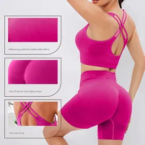 Ensemble brassière de sport dos croisé et short de yoga taille haute en rouge rose