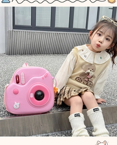 Borsa a tracolla rosa in silicone a forma di fotocamera per bambini con coniglietto