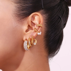 Three-row gold-plated stainless steel C-shaped ear cuffs with pearls and zircons