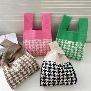 Fashionable houndstooth knit tote bags in four colors for daily commute and styling