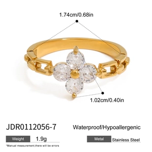 Bague trèfle dorée en acier inoxydable avec zircons blancs et anneau à maillons