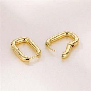 Minimalist gold-plated U-shaped rectangular earrings with geometric lines and glossy finish
