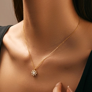 Élégant collier en argent S925 doré avec pendentif flocon de neige en moissanite