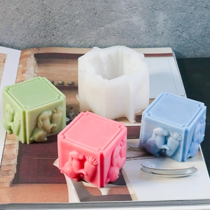 Moule en silicone cubique pour bougies DIY avec motifs de lapins et carottes en relief