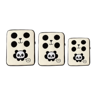 Custodie per laptop ricamate con panda in tre dimensioni, bianco crema con zip nere