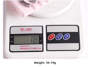 Weight measurement of 10 pairs Russian D curl lashes in pink box showing 18g to 19g
