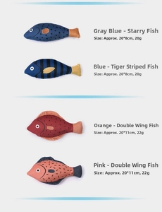 Detailed size guide for 20cm simulated fish catnip toys with weight and style specs