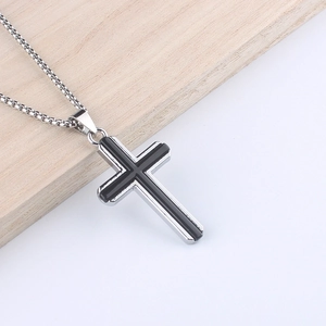 Collier croix minimaliste en acier inoxydable argenté avec insert noir et chaîne en métal