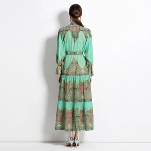 Robe longue vintage vert menthe avec imprimé paisley et manches longues