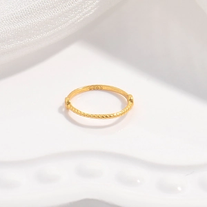 Close-up of S925 sterling silver beaded lace ring with twisted rope texture in gold finish