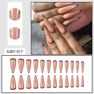 Unghie finte stiletto lunghe rosa nude con punte French marrone scuro CJCY-517